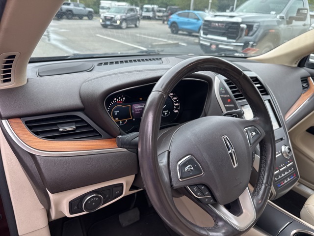 Vehicle image 11 of 27
