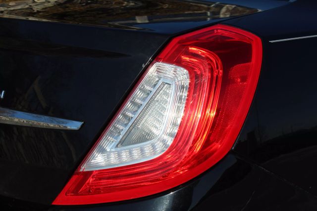 Vehicle image 36 of 38