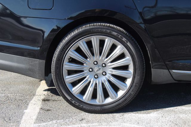 Vehicle image 31 of 38