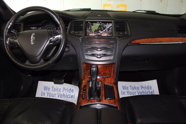Vehicle image 19 of 38