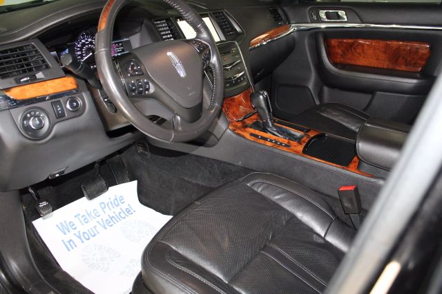 Vehicle image 11 of 38