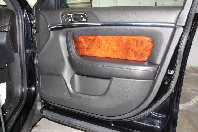 Vehicle image 18 of 38