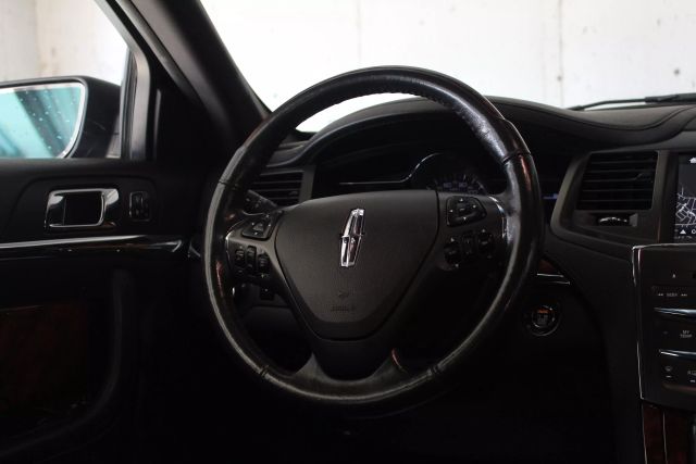 Vehicle image 20 of 38