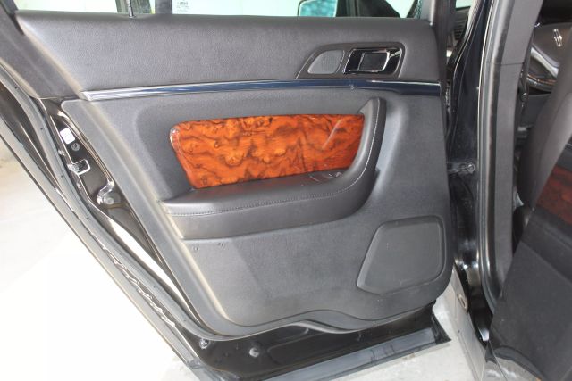 Vehicle image 14 of 38