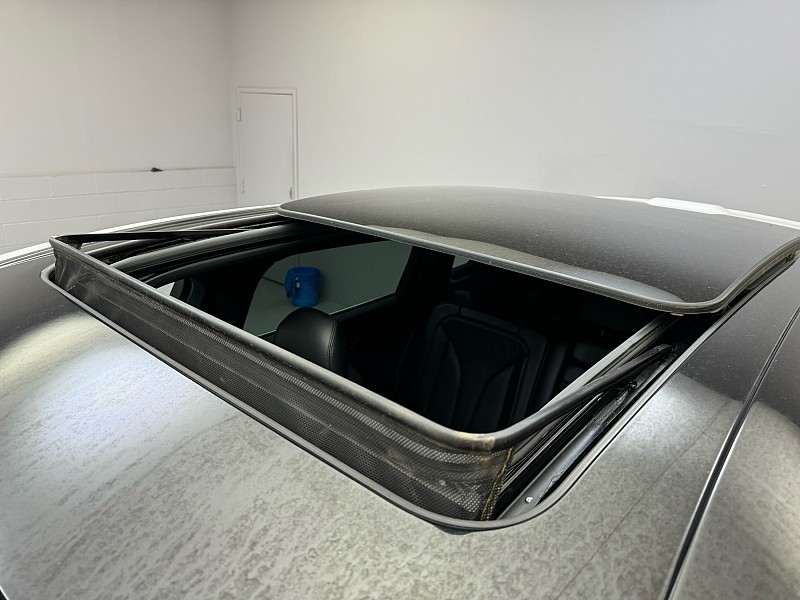 Vehicle image 33 of 46