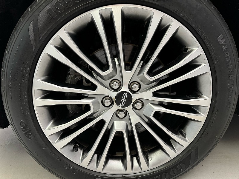 Vehicle image 10 of 46