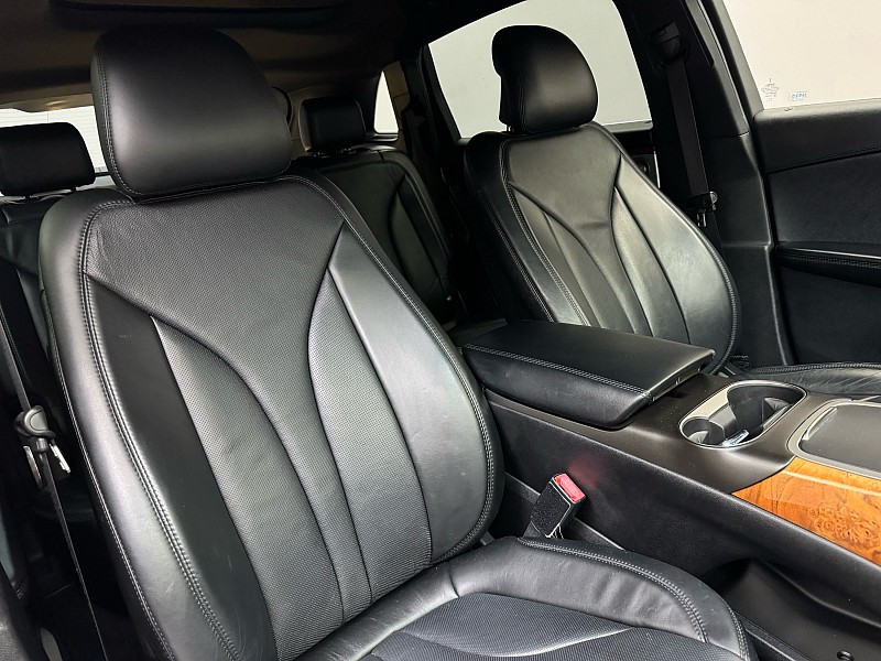 Vehicle image 14 of 46