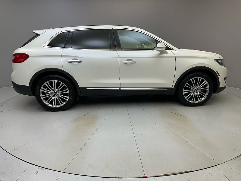 Vehicle image 4 of 46