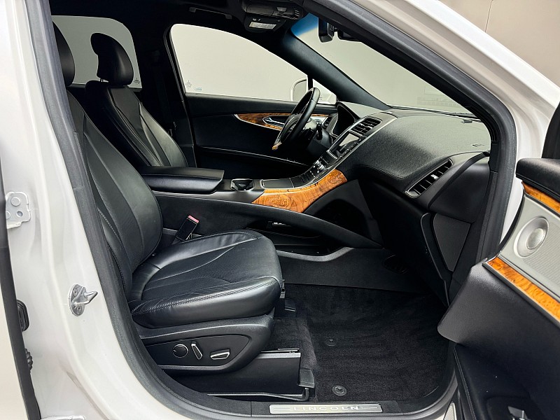 Vehicle image 18 of 46