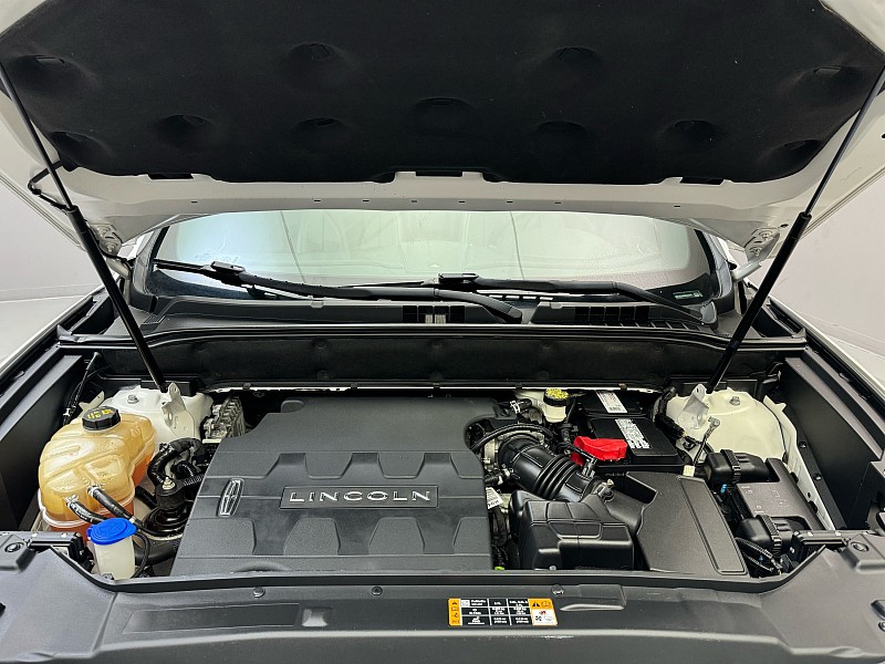 Vehicle image 9 of 46
