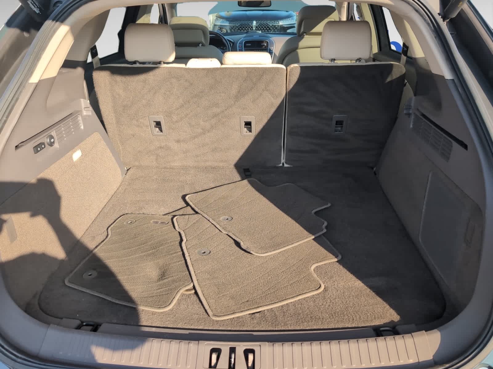 2016 Lincoln MKX Reserve Image 9 of 24