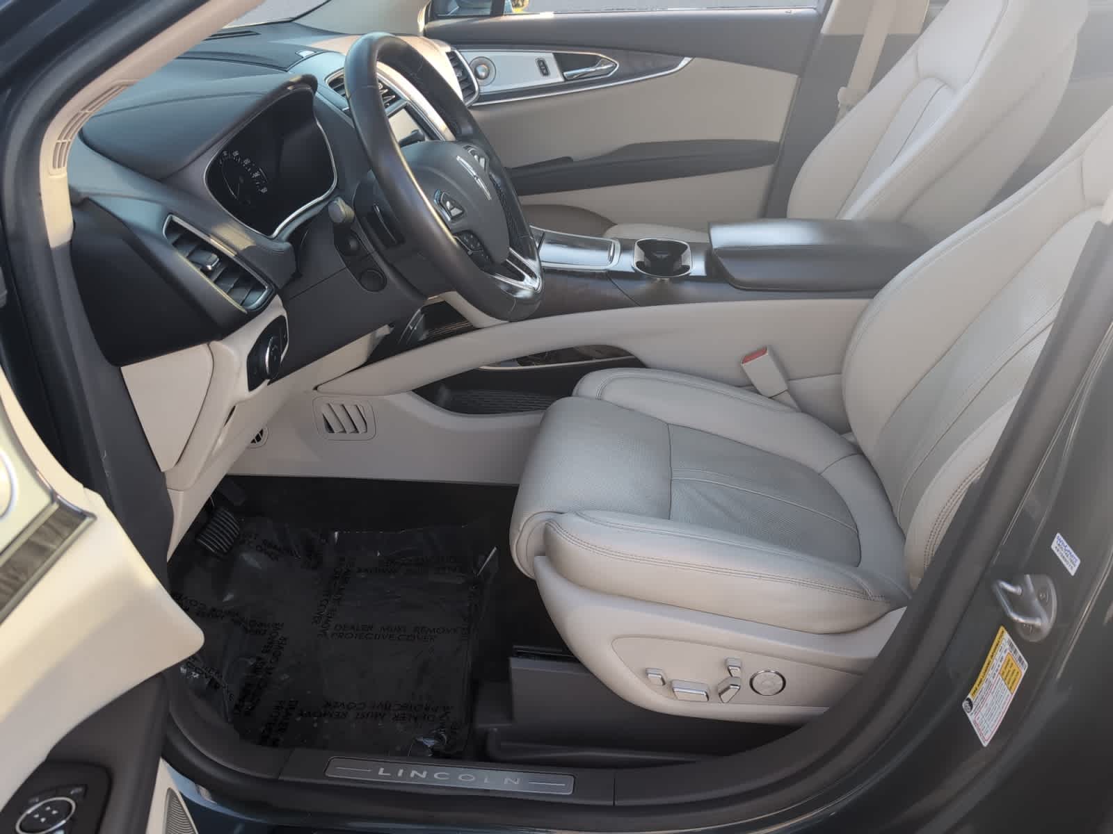 2016 Lincoln MKX Reserve Image 23 of 24