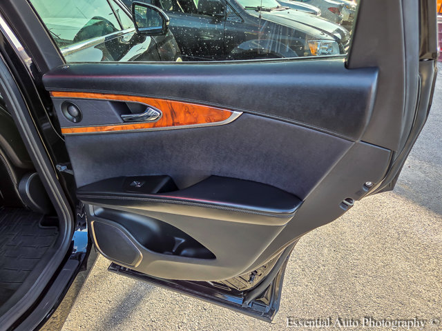 Vehicle image 35 of 38