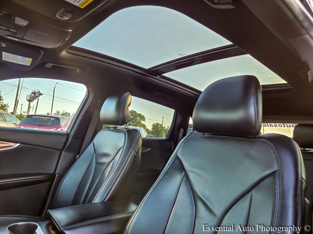 Vehicle image 11 of 38