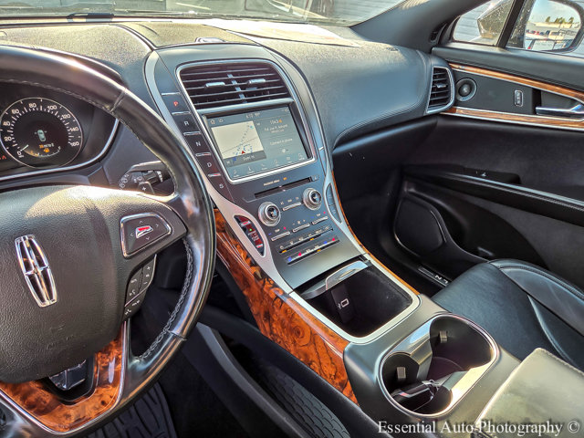 Vehicle image 18 of 38