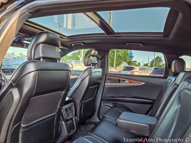 Vehicle image 31 of 38