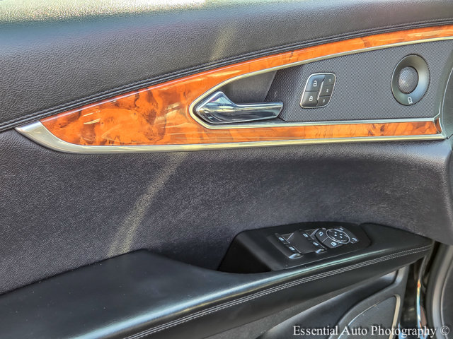 Vehicle image 26 of 38