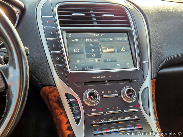 Vehicle image 25 of 38