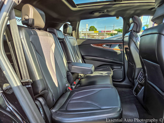 Vehicle image 10 of 38