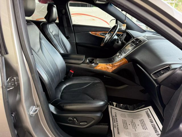 Vehicle image 25 of 58