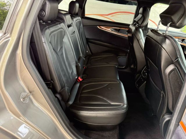Vehicle image 22 of 58