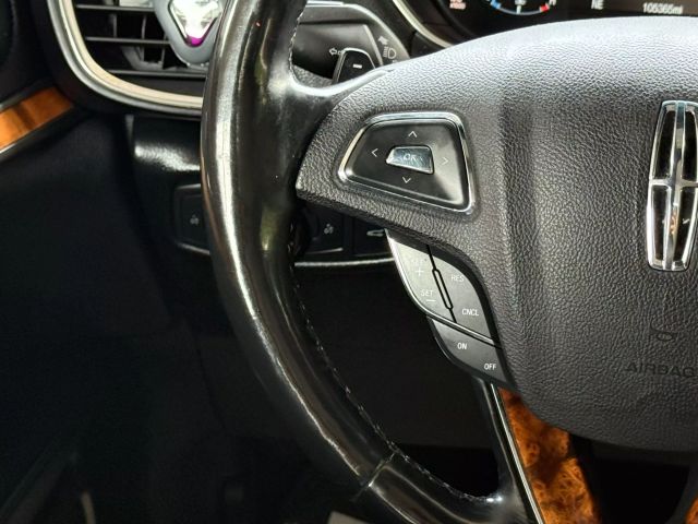 Vehicle image 34 of 58