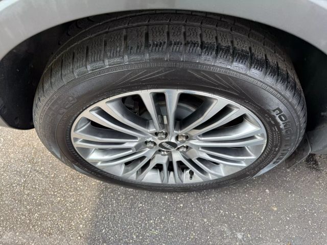 Vehicle image 43 of 58