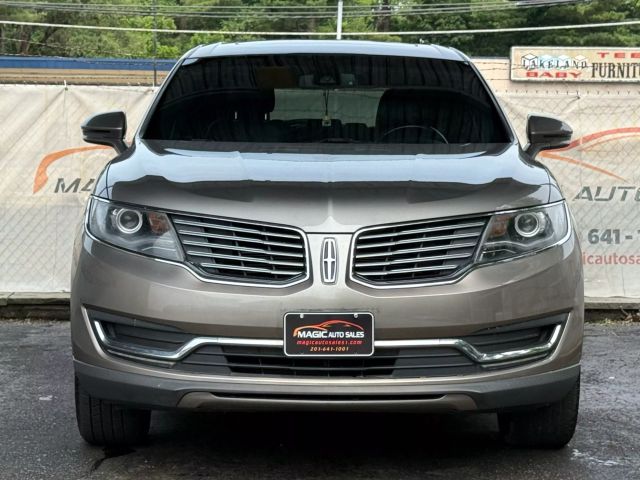 Vehicle image 4 of 58