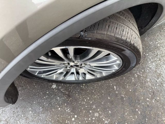 Vehicle image 40 of 58