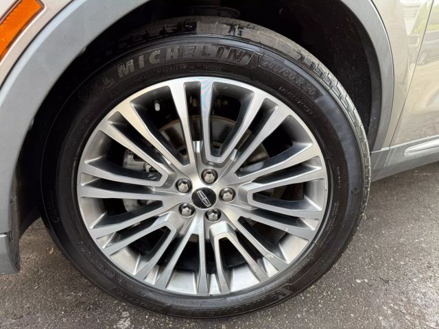 Vehicle image 41 of 58