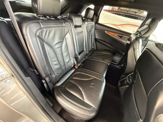 Vehicle image 23 of 58