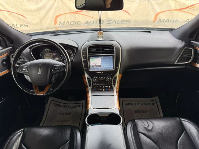 Vehicle image 28 of 58