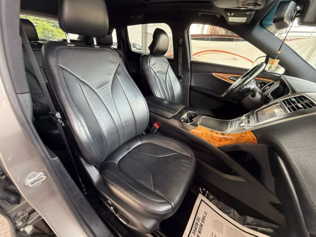 Vehicle image 26 of 58