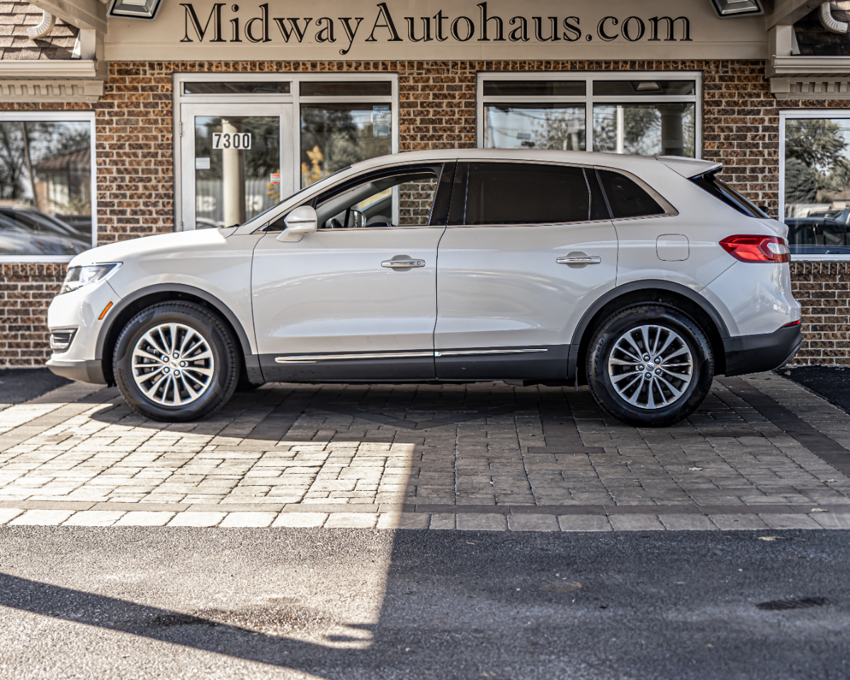 Vehicle image 9 of 41