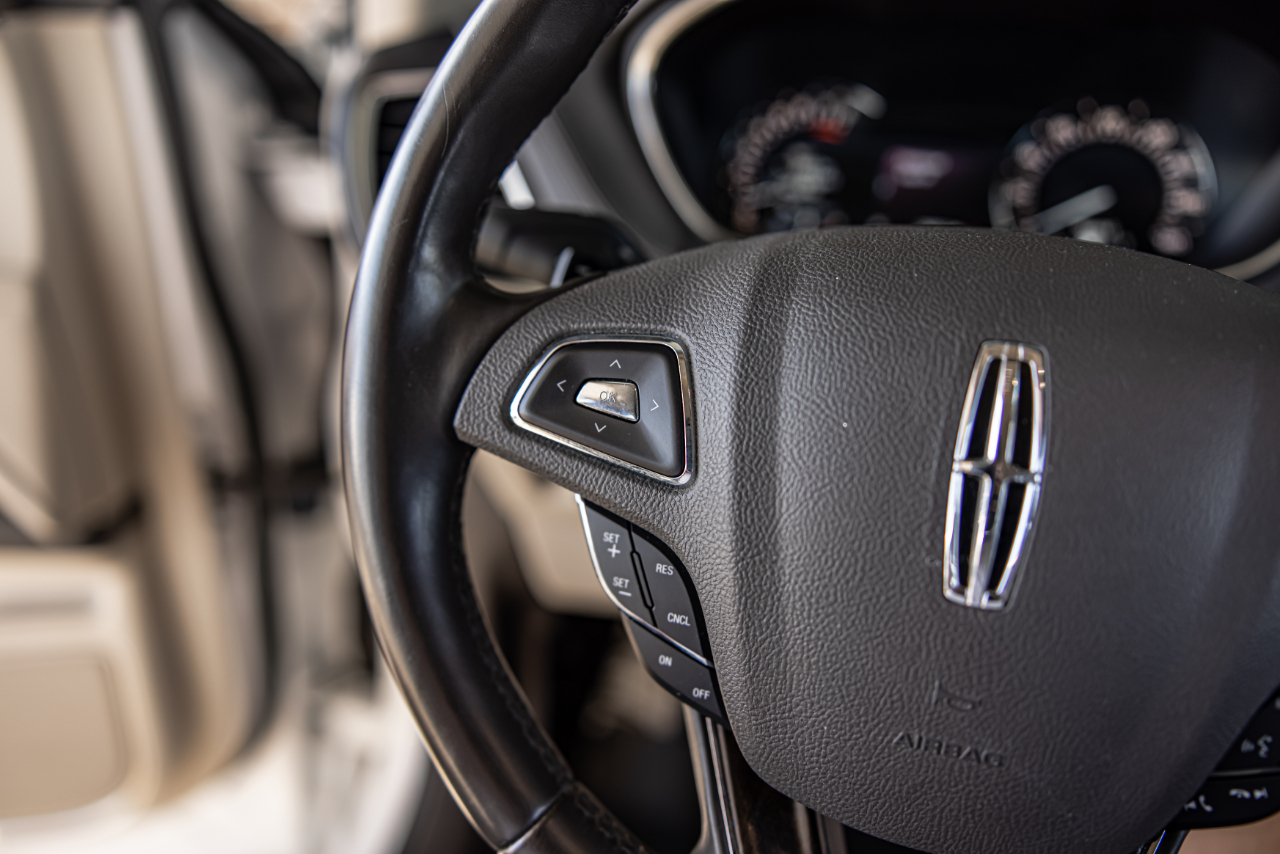 Vehicle image 23 of 41