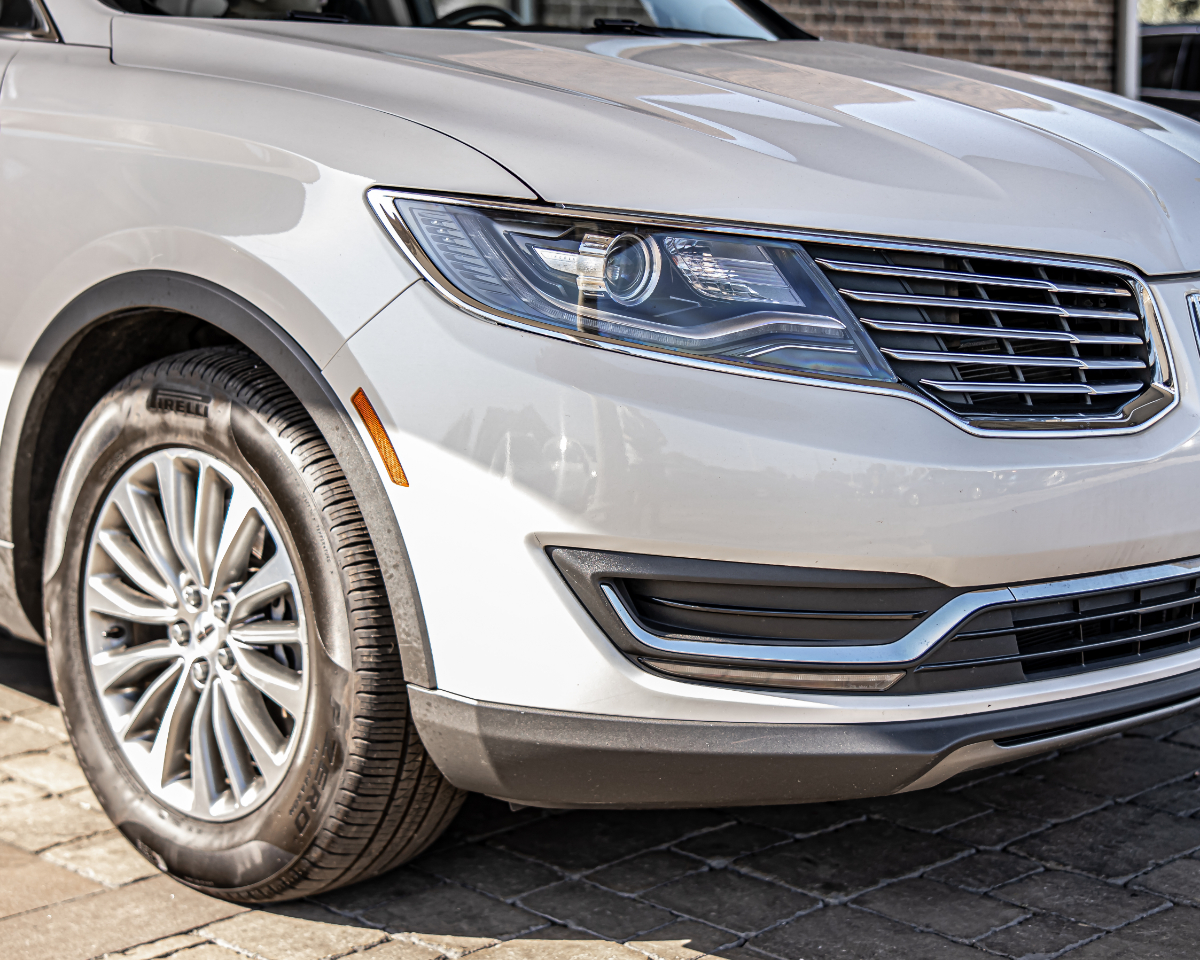 Vehicle image 10 of 41
