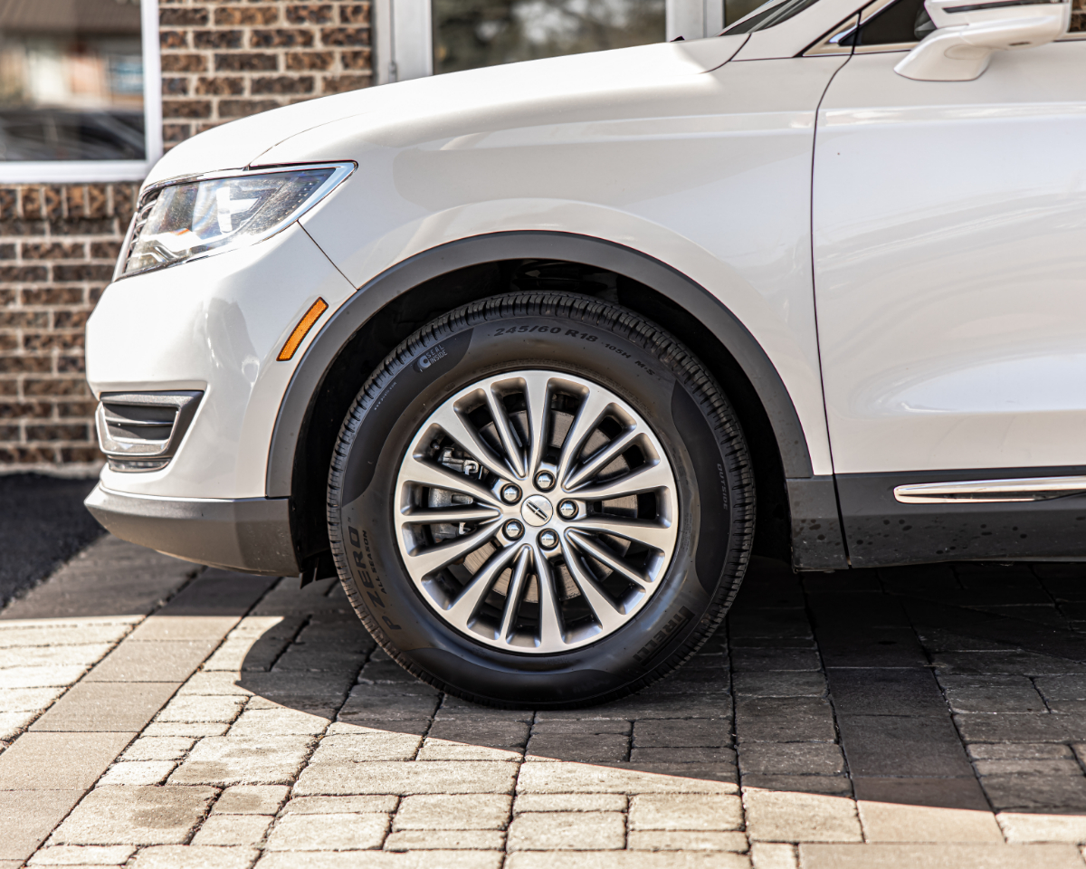Vehicle image 12 of 41