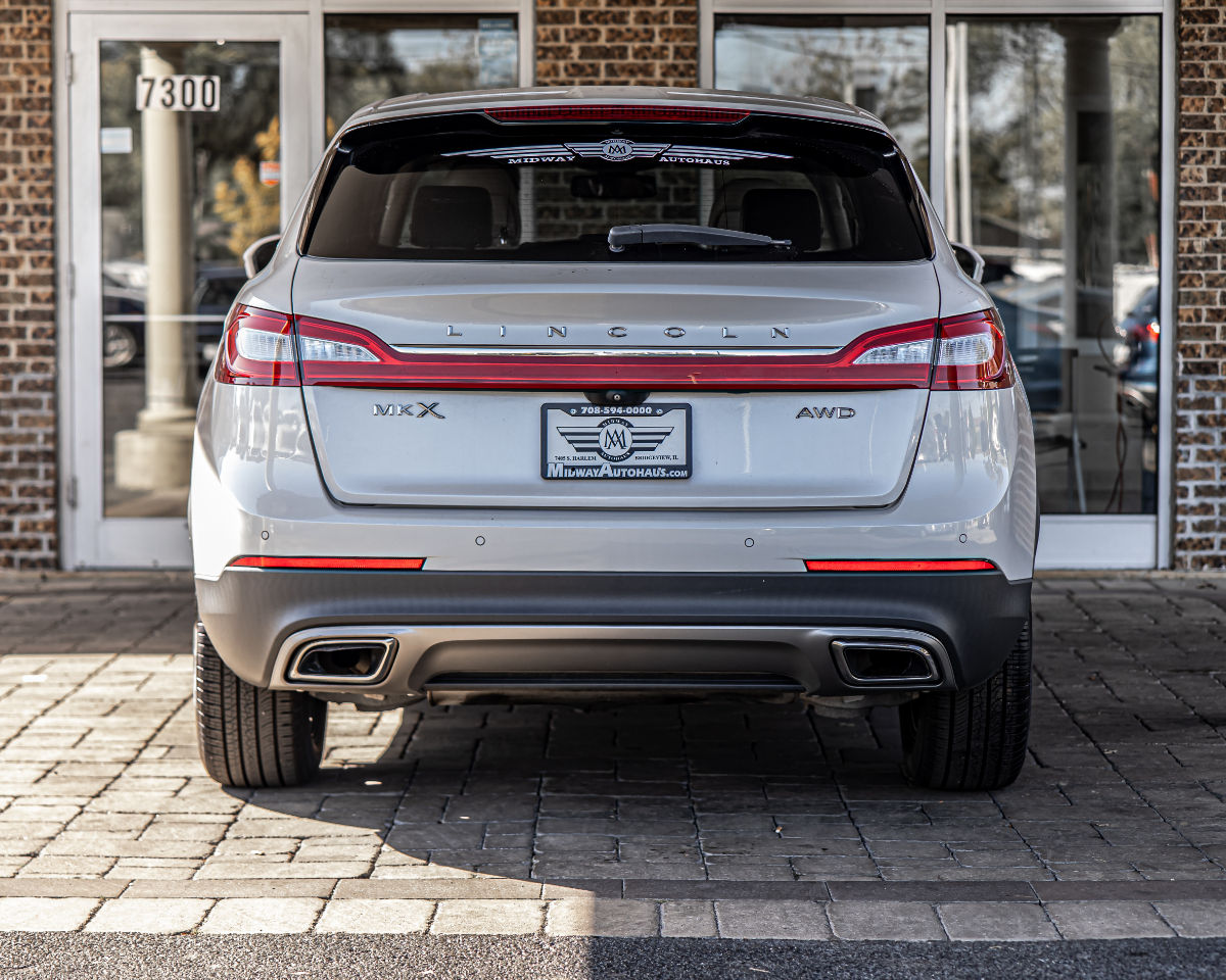 Vehicle image 7 of 41
