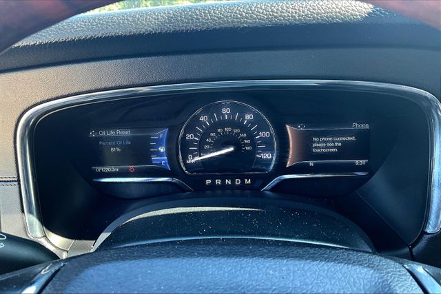 Vehicle image 18 of 33