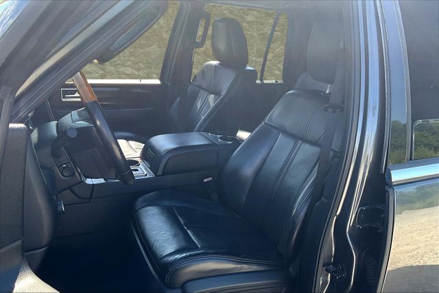 Vehicle image 12 of 33