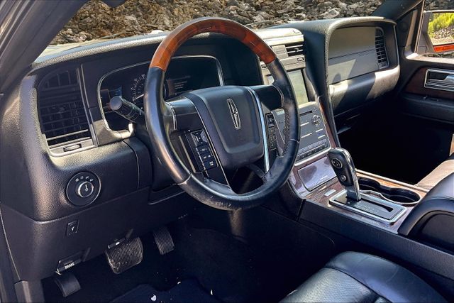 Vehicle image 16 of 33