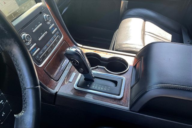Vehicle image 21 of 33