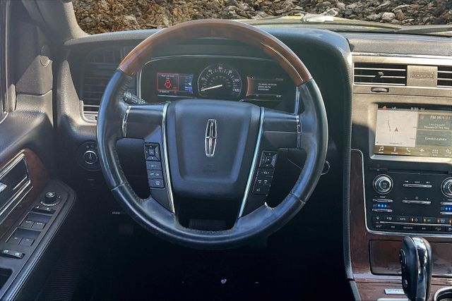 Vehicle image 29 of 33