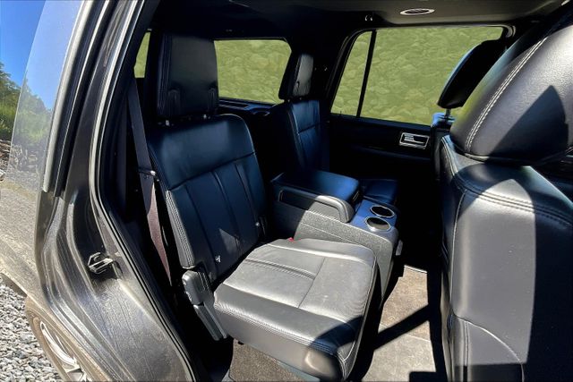 Vehicle image 13 of 33