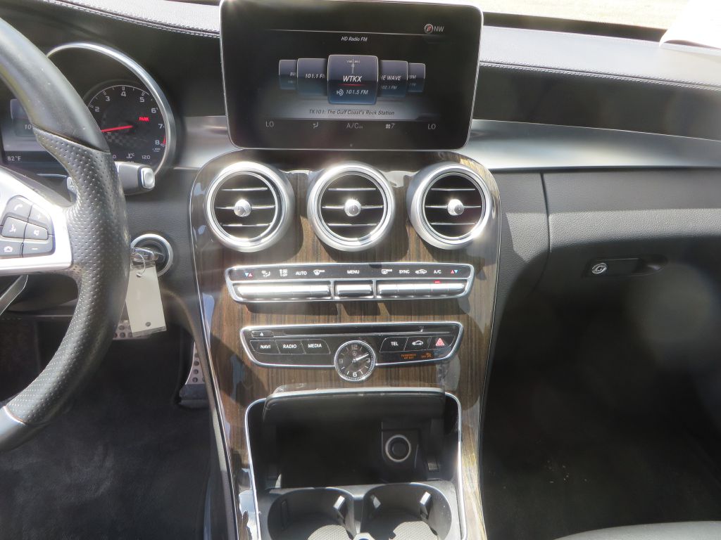 Vehicle image 18 of 24