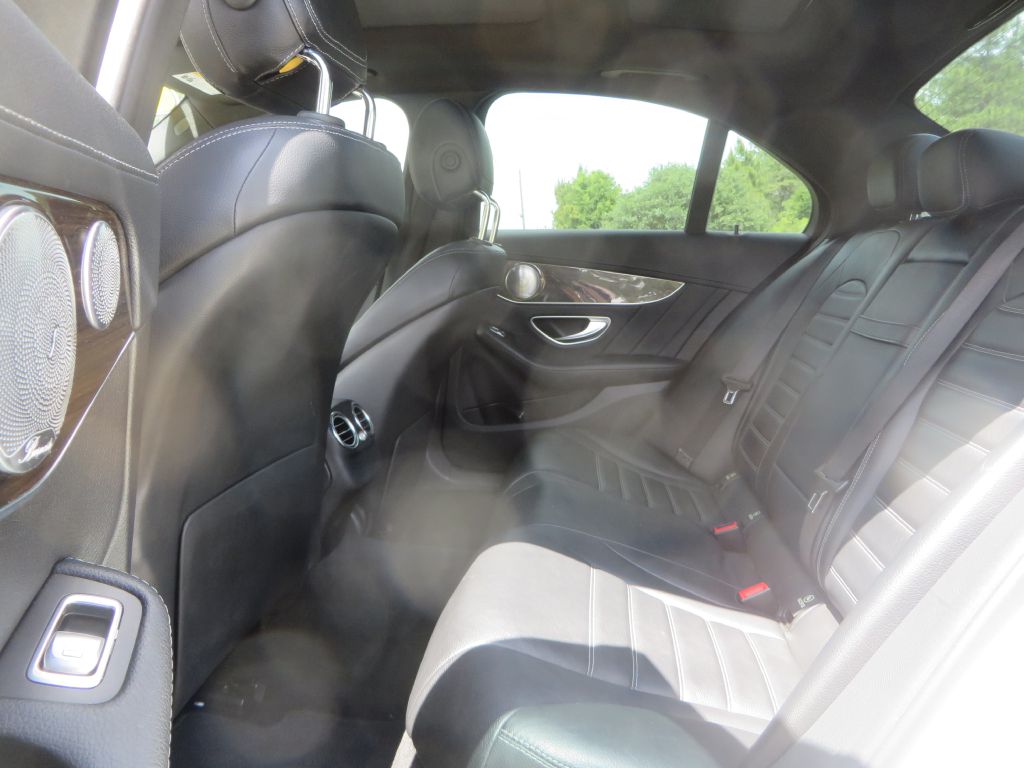 Vehicle image 22 of 24