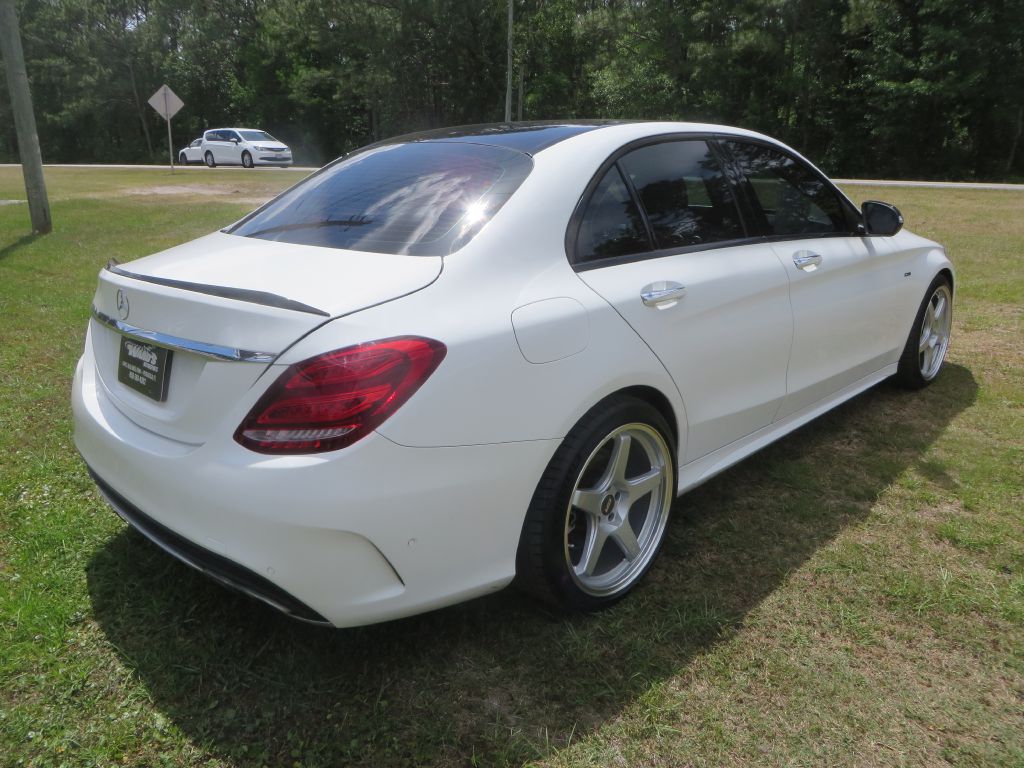 Vehicle image 4 of 24