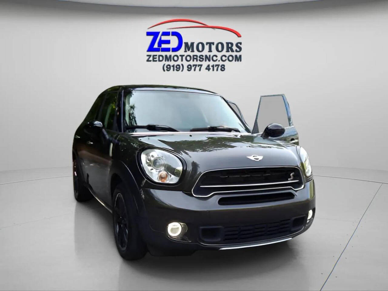 2016 MINI Cooper Countryman S Image 4 of 59
