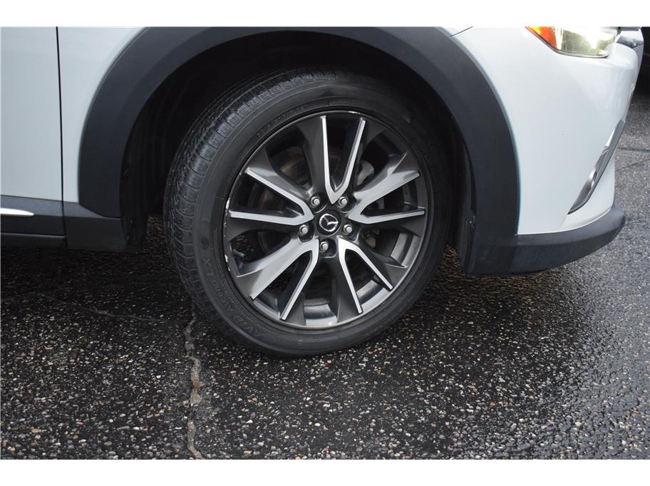 Vehicle image 32 of 33