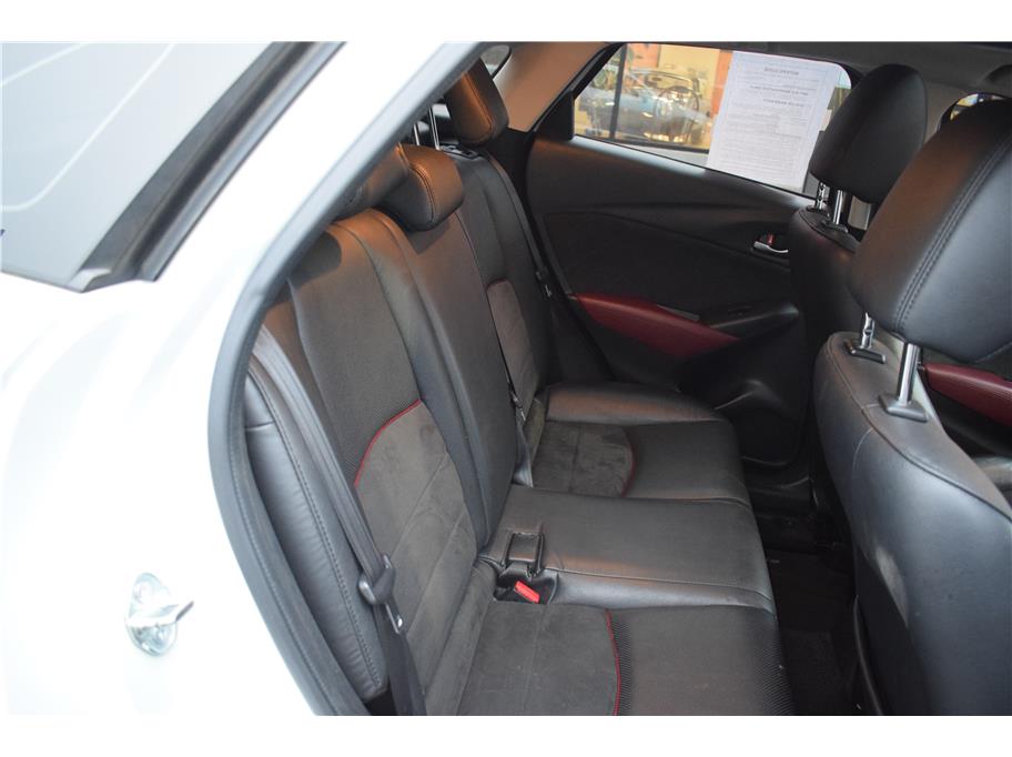 Vehicle image 26 of 33